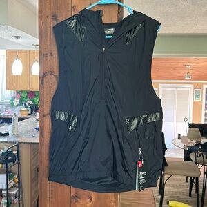 Men’s hooded hat vest/windbreaker